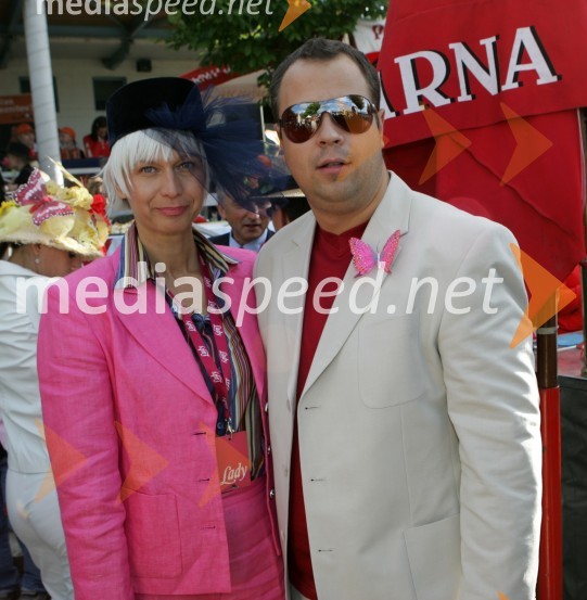 Barbra Drnač, plesna novinarka in urednica oddaje Parada plesa in Mark Žitnik, tv voditeljLady piknik