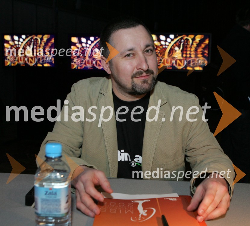 Matej Mihelčič, oblikovalec vizualnih komunikacijČlani Akademije Viktor