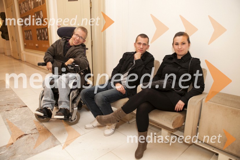 Razstava src, gledališka predstava