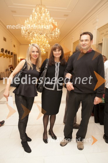 Lidija Šestak Zorič, predsednica društva Sonček; Mihaela Brglez; Stane BrglezRazstava src, gledališka predstava