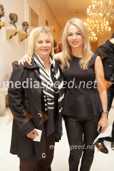 ...;&nbsp;Lidija Šestak Zorič, predsednica društva SončekRazstava src, gledališka predstava