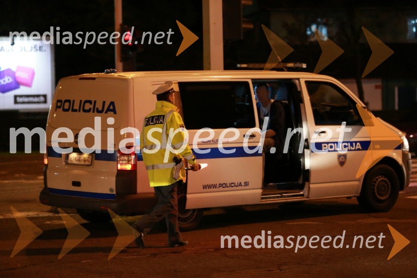 Policijski kombiPrometna nesreča v Mariboru