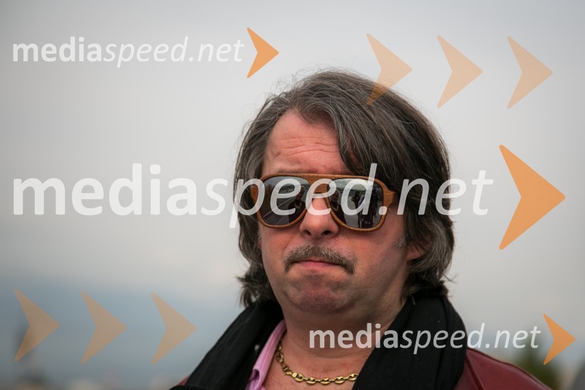 Robert Pešut-Magnifico, glasbenikMagnifico predstavlja nov album - Montevideo, bog te video