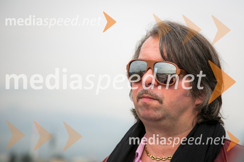 Robert Pešut-Magnifico, glasbenikMagnifico predstavlja nov album - Montevideo, bog te video