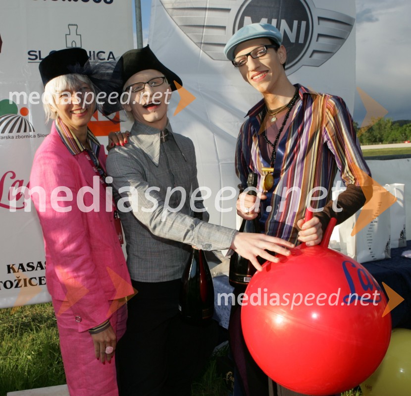 Barbra Drnač, plesna novinarka in urednica oddaje Parada plesa ter modna oblikovalca Matjaž Plošinjak in Erik Maj PotočnikLady piknik