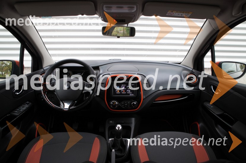 Renault Captur dCi90 Dynamique Energy, notranjostRenault Captur dCi90 Dynamique Energy, mediaspeed test