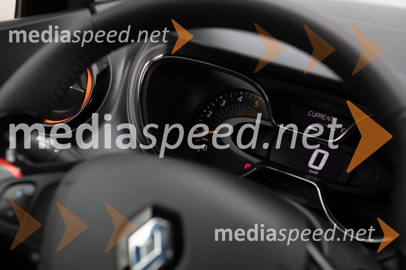 Renault Captur dCi90 Dynamique Energy, notranjostRenault Captur dCi90 Dynamique Energy, mediaspeed test