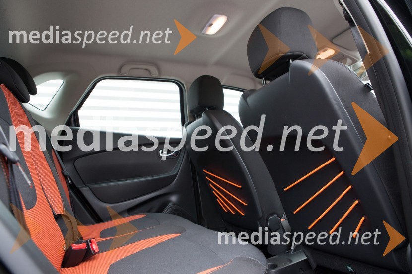 Renault Captur dCi90 Dynamique Energy, notranjostRenault Captur dCi90 Dynamique Energy, mediaspeed test