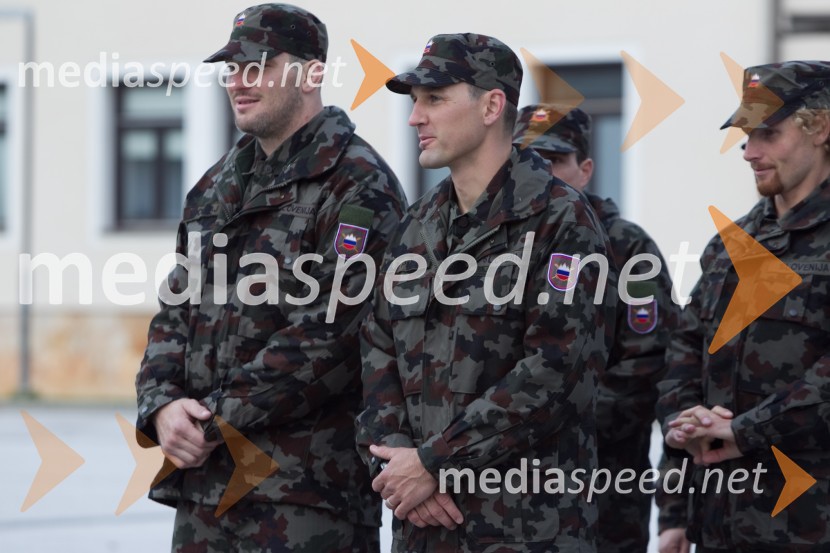 Matjaž Ceraj, judoist; Tomaž Pirih, veslačVrhunski slovenski športniki na usposabljanju v vojski, Bohinjska Bela
