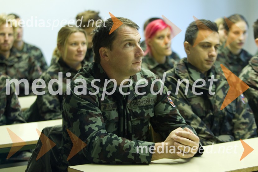 Primož Kozmus, metalec kladivaVrhunski slovenski športniki na usposabljanju v vojski, Bohinjska Bela