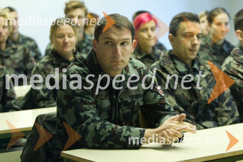 Primož Kozmus, metalec kladivaVrhunski slovenski športniki na usposabljanju v vojski, Bohinjska Bela