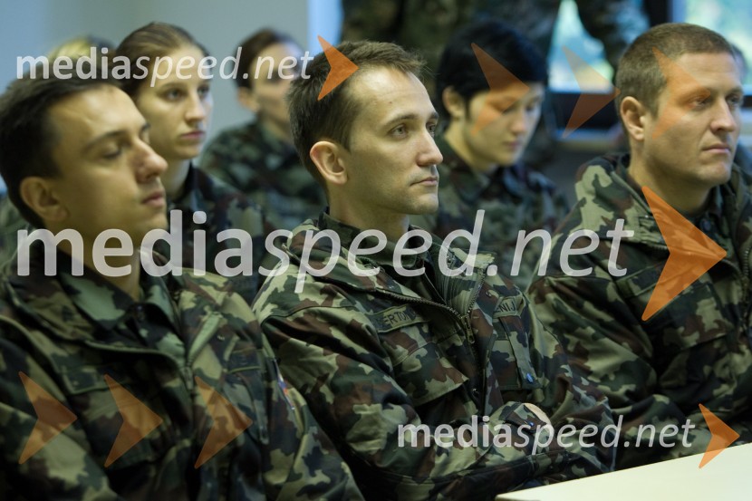 Sašo Bertoncelj, gimnastičarVrhunski slovenski športniki na usposabljanju v vojski, Bohinjska Bela