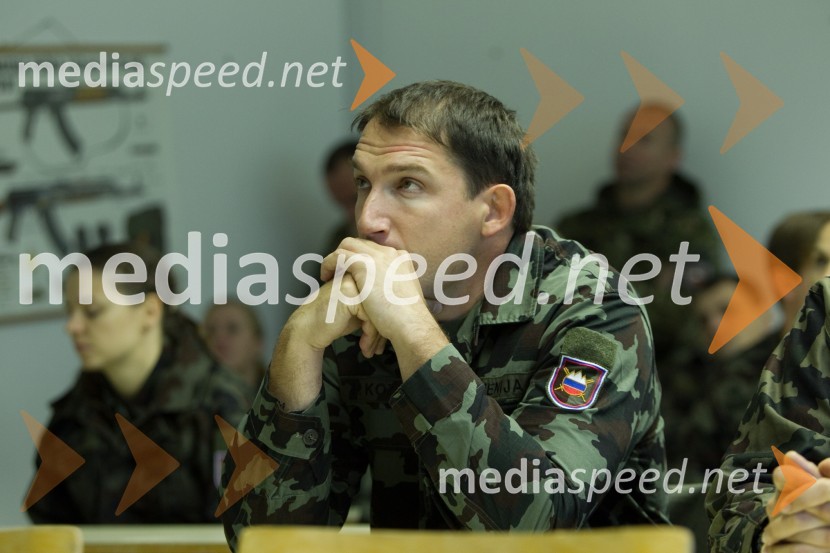 Primož Kozmus, metalec kladivaVrhunski slovenski športniki na usposabljanju v vojski, Bohinjska Bela