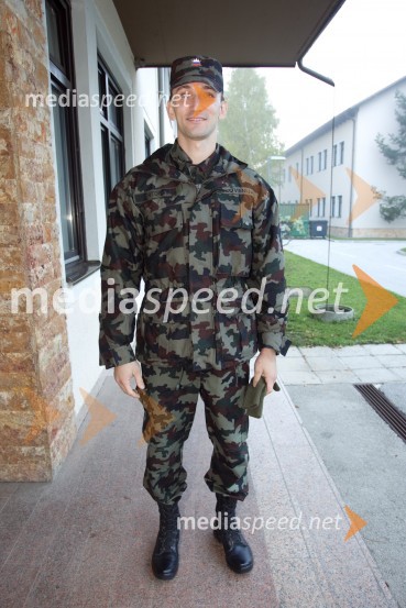 Sašo Bertoncelj, gimnastičarVrhunski slovenski športniki na usposabljanju v vojski, Bohinjska Bela