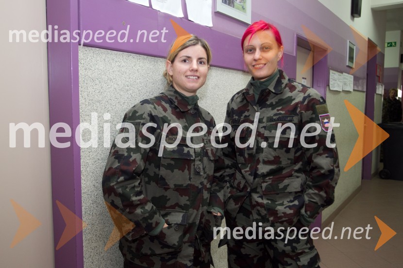 Nina Homovec, gorska kolesarka; Nina Kolarič, atletinjaVrhunski slovenski športniki na usposabljanju v vojski, Bohinjska Bela