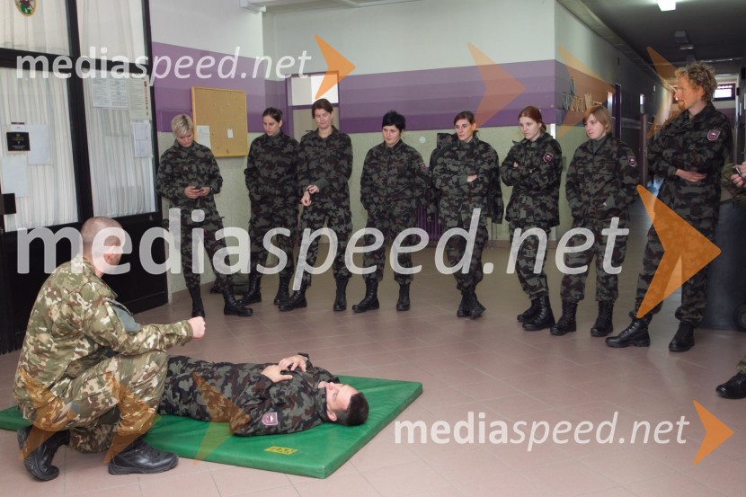 Športniki na usposabljanju v vojašnici Boštjana KekcaVrhunski slovenski športniki na usposabljanju v vojski, Bohinjska Bela