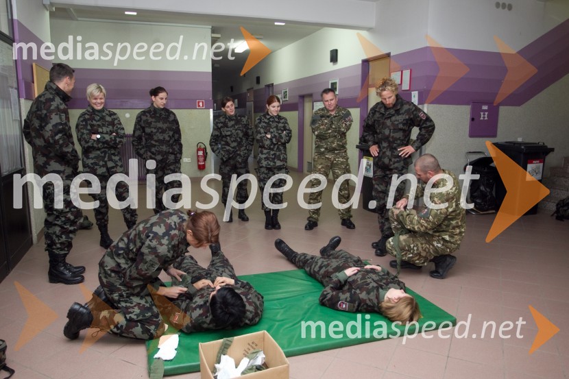 Športniki na usposabljanju v vojašnici Boštjana KekcaVrhunski slovenski športniki na usposabljanju v vojski, Bohinjska Bela