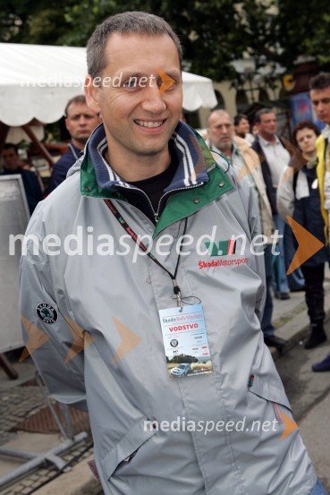 Urednik avtomobilske priloge pri Večeru, nekdanji sovoznik v rallyju ter organizator rallya Škoda Maribor Matjaž KorošakRALLY, 3.Škoda rally Maribor