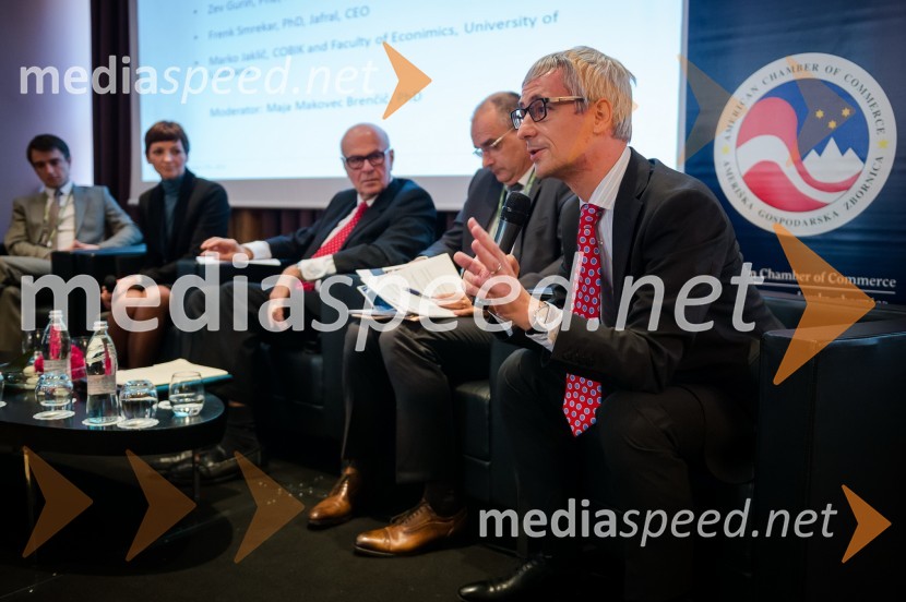 Dr. Frenk Smrekar, direktor Jafral d.o.o.; dr. Maja Makovec Brenčič, 
prodekanja za razvoj na Ekonomski fakulteti v Ljubljani; dr. Zev Gurion,
izvršni direktor Akron BioMedical Corridor; prof. dr. Marko Jaklič, 
Ekonomska fakulteta v Ljubljani; dr. Jernej Pikalo, minister za 
izobraževanje, znanost in športU.S. – Slovenia Business Bridge, razvojna in investicijska konferenca, prvi dan