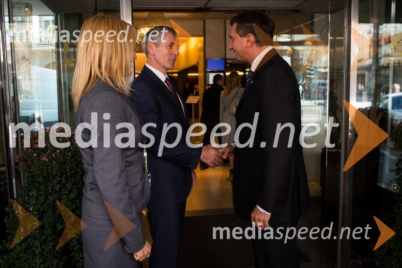 Mag. Ajša Vodnik, izvršna direktorica Ameriške gospodarske zbornice; 
Sandi Češko, Studio Moderna; Borut Pahor, predsednik Republike SlovenijeU.S. – Slovenia Business Bridge, razvojna in investicijska konferenca, prvi dan