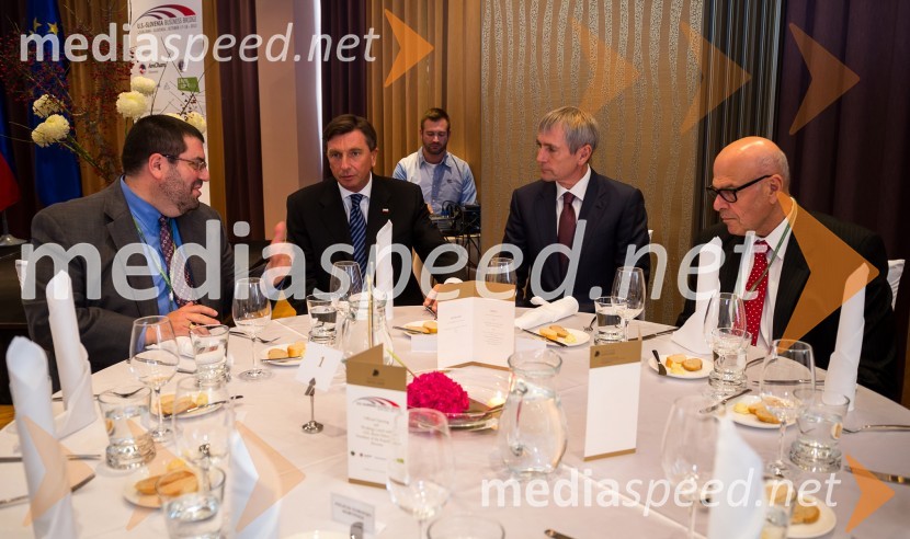 ...; Sandi Češko, Studio Moderna; Borut Pahor, predsednik Republike 
Slovenije; dr. Zev Gurion, izvršni direktor Akron BioMedical CorridorU.S. – Slovenia Business Bridge, razvojna in investicijska konferenca, prvi dan