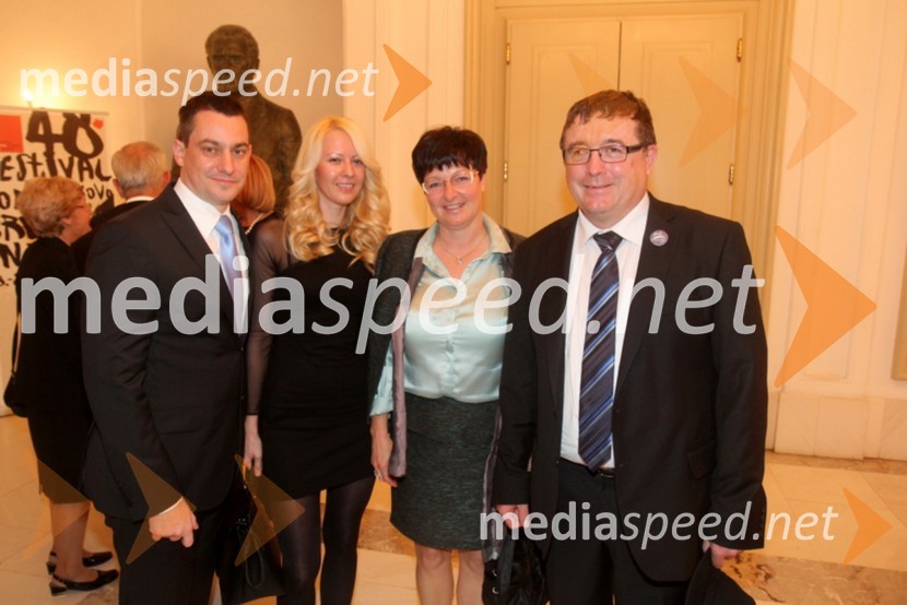 Marko Žula, direktor mestne uprave MOM; Polona Eržen; Irena Polak Fištravec; dr. Andrej Fištravec, župan Mestne občine Maribor48. Borštnikovo srečanje 2013, otvoritev festivala