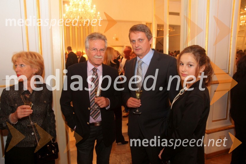 …; Stipe Mudražija, gradbeni inšpektor; Tomaž Kancler; hči Julija Kancler48. Borštnikovo srečanje 2013, otvoritev festivala