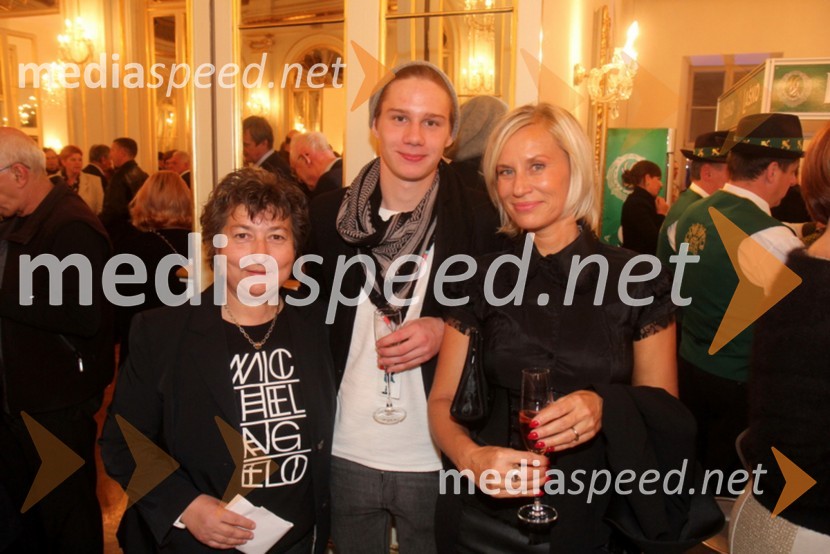 Dragica Petrovič, režiserka in producentka; …; …48. Borštnikovo srečanje 2013, otvoritev festivala