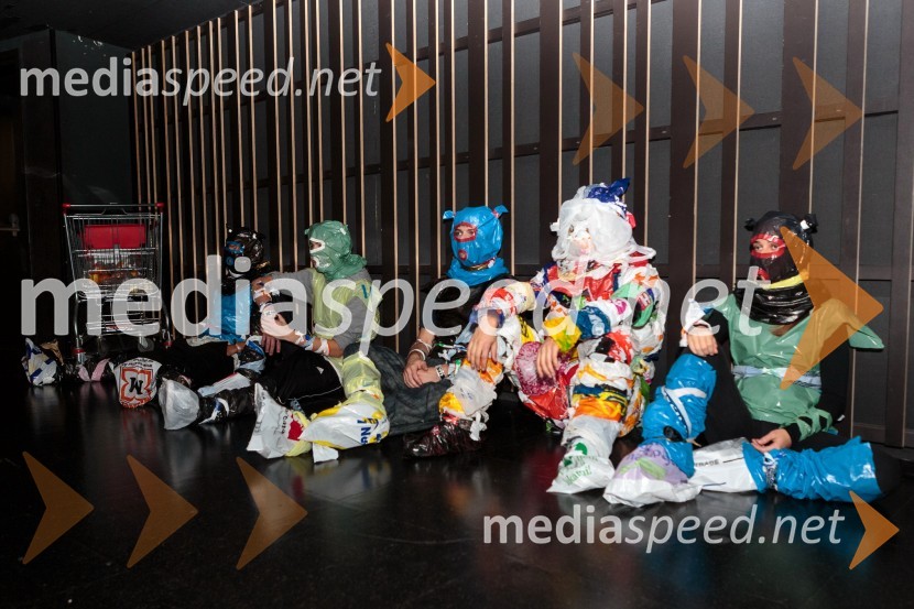 Bagfoot in plesalci - plesni spektakel I'm BAGSmeti, slovenska premiera dokumentarnega filma