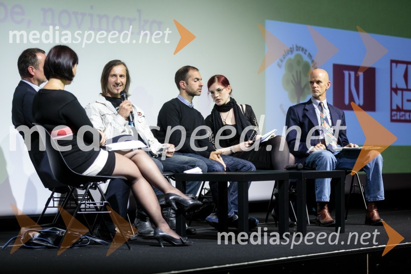 Eva Kobe, novinarka; dr. Andrej Kržan, višji znanstveni sodelavec Kemijskega inštituta; Uroš Macerl, predsednik nevladne organizacije Eko krog; Joan Marc Simon, direktor Zero Waste Europe; Ana Dejanović, študentka tolmačenja; Janko Kramžar, direktor Javnega podjetja SnagaSmeti, slovenska premiera dokumentarnega filma