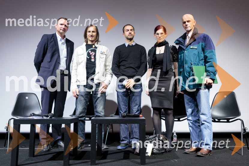 Dr. Andrej Kržan, višji znanstveni sodelavec Kemijskega inštituta; Uroš Macerl, predsednik nevladne organizacije Eko krog; Joan Marc Simon, direktor Zero Waste Europe; Ana Dejanović, študentka tolmačenja; Janko Kramžar, direktor Javnega podjetja SnagaSmeti, slovenska premiera dokumentarnega filma