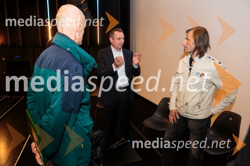 Janko Kramžar, direktor Javnega podjetja Snaga; dr. Andrej Kržan, višji znanstveni sodelavec Kemijskega inštituta; Uroš Macerl, predsednik nevladne organizacije Eko krogSmeti, slovenska premiera dokumentarnega filma