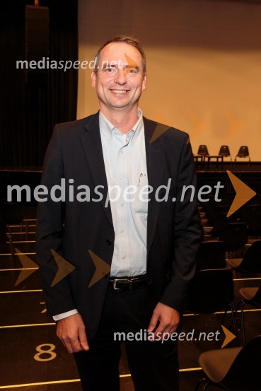 Dr. Andrej Kržan, višji znanstveni sodelavec Kemijskega inštitutaSmeti, slovenska premiera dokumentarnega filma