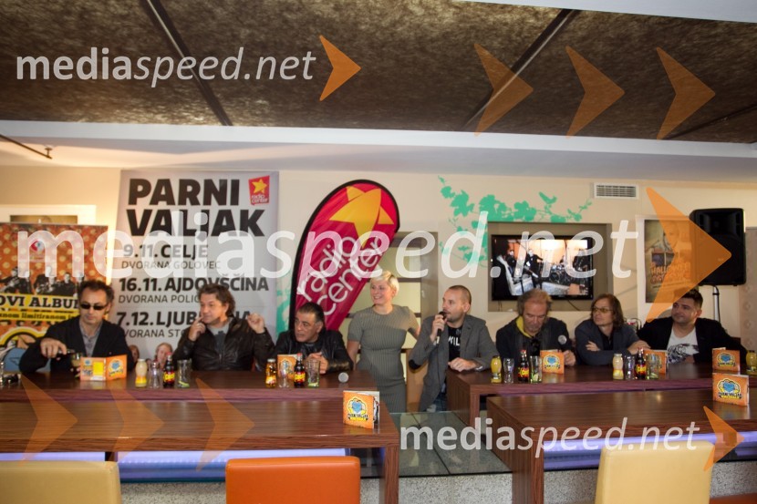 Marijan Brkić - Brk, Parni Valjak; Zorislav Preksavec - Preksi; Parni Valjak; Aki Rahimovski, Parni Valjak; Ana Praznik, moderatorka; Štefko Bratkovič, moderator; Husein Hasanefendić - Hus; Parni Valjak; Berislav Blažević - Bero; Parni Vajlak; Dado Marinković, Parni valjakParni valjak napoveduje slovensko koncertno turnejo