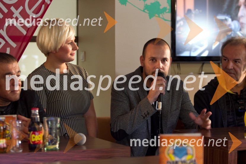 Ana Praznik, moderatorka; Štefko Bratkovič, moderatorParni valjak napoveduje slovensko koncertno turnejo