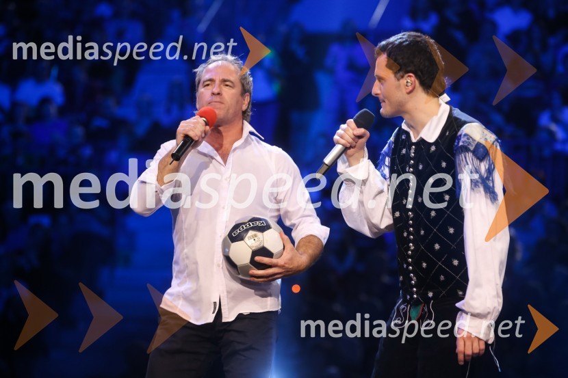 Vili Resnik, pevec;&nbsp;Blaž Švab, pevec skupine ModrijaniNoč Modrijanov 2013