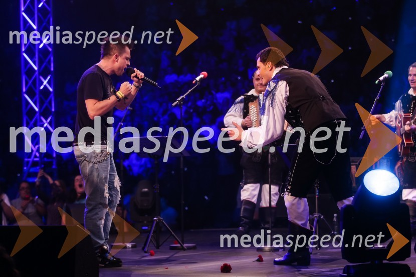 Omar Naber, glasbenik; Blaž Švab, pevec skupine ModrijaniNoč Modrijanov 2013