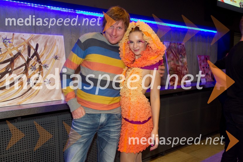 Gorazd Potočnik, slikar; Pia Ocepek, oblikovalkaČokoladna modna revija Čokoljana