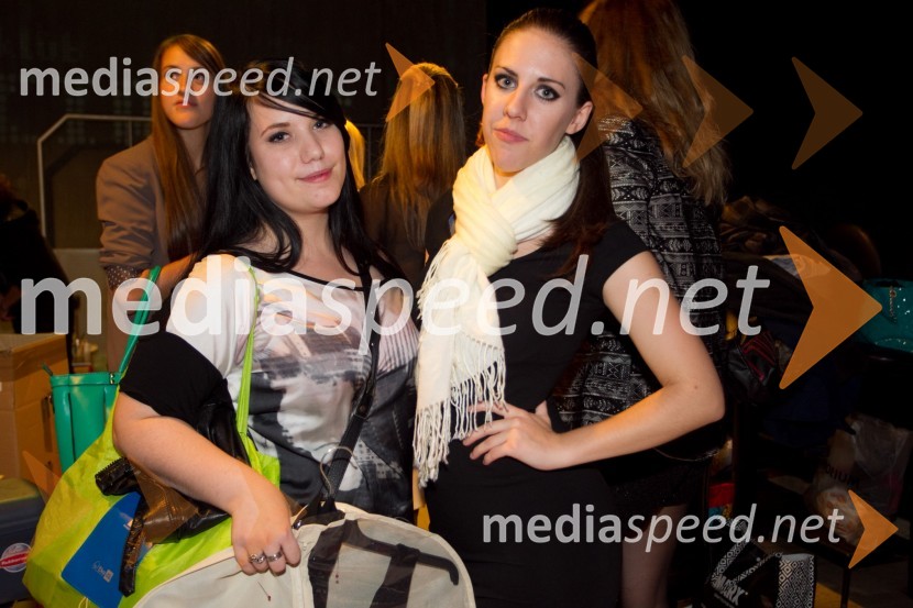 Katja Špegelj, oblikovalka; Mateja KržišnikČokoladna modna revija Čokoljana