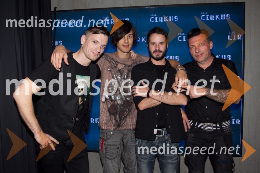 CoverloverČokoladna modna revija Čokoljana