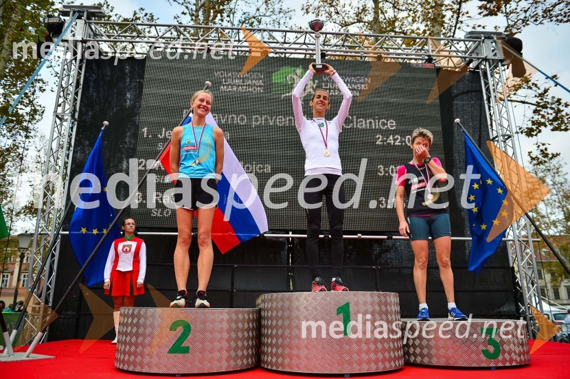 Mojca Kermavnar, 2. mesto DP na 42km; Žana Jereb, zmagovalka DP na 42km; Katja Rakušček, 3. mesto DP na 42km18. Ljubljanski maraton 2013