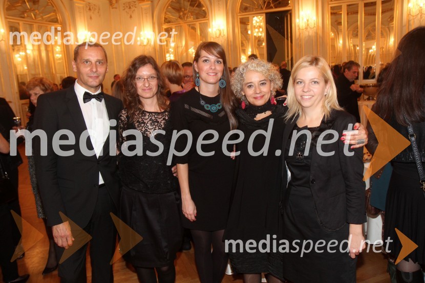 Danilo Rošker, direktor SNG Maribor; ...; Špela Lešnik; Alja Predan, umetniška direktorica Festivala Borštnikovo srečanje; Daša Šprinčnik, odnosi z javnostmi Festivala Borštnikovo srečanje48. Borštnikovo srečanje, zaključek in podelitev Borštnikovega prstana