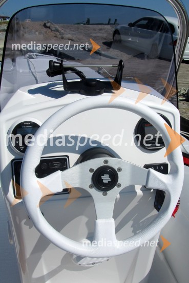 Čoln G 650 LFG 650 LF in S 420 NL, test