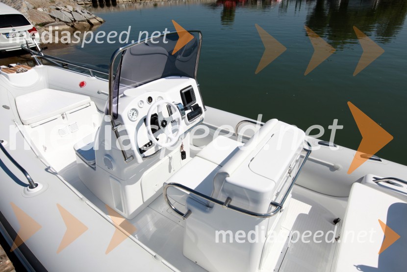 Čoln G 650 LFG 650 LF in S 420 NL, test