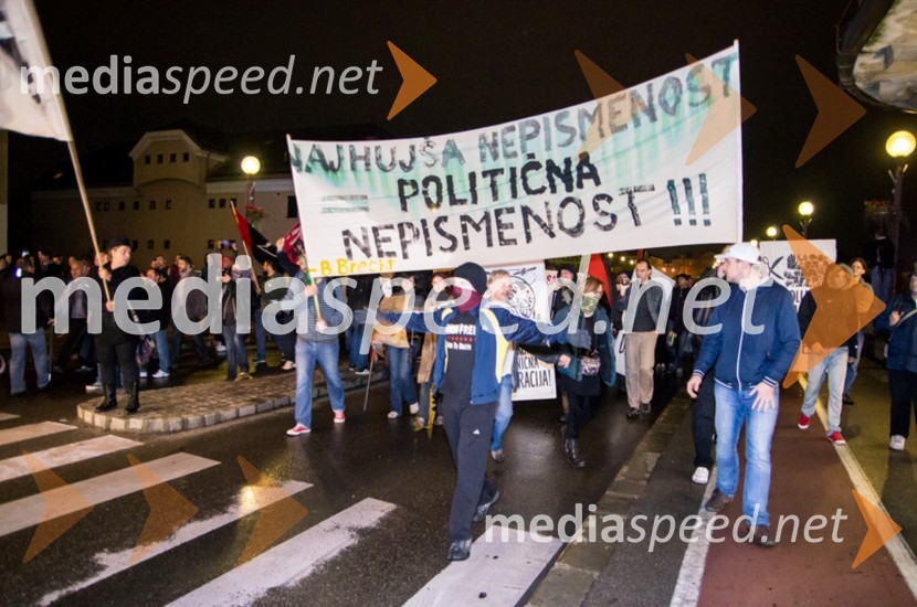 Zapora Starega mostuProtesti proti vladi v Mariboru