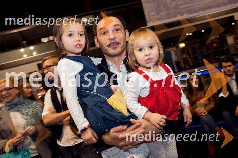 Eva Toš; Tadej Toš, igralec; Julija Toš&nbsp;Gremo mi po svoje 2, premiera filma