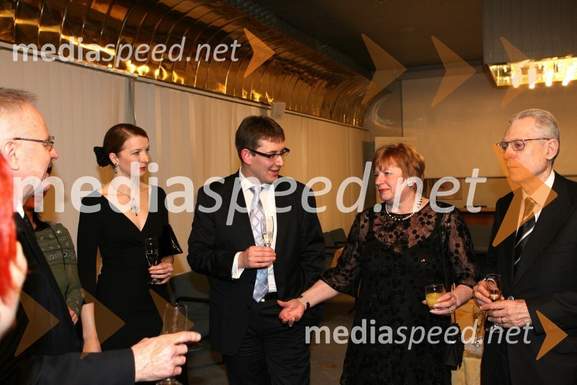 Kristijan Ukmar, ravnatelj SNG Opera in Balet Ljubljana in žena Branka Strmole-Ukmar, Metoda in Žiga Debeljak, predsednik uprave družbe Mercator d.d. ter dr. Lovro Šturm, minister za pravosodje in njegova soproga Milica Šturm, pesnica in pisateljicaOpera Samson in Dalila