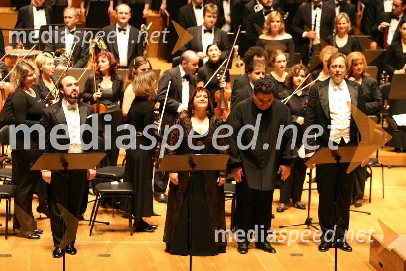 Jože Vidic, operni pevec v vlogi Dogonov veliki svečnik, Mirjam Kalin, operna pevka v vlogi Dalile in ...Opera Samson in Dalila