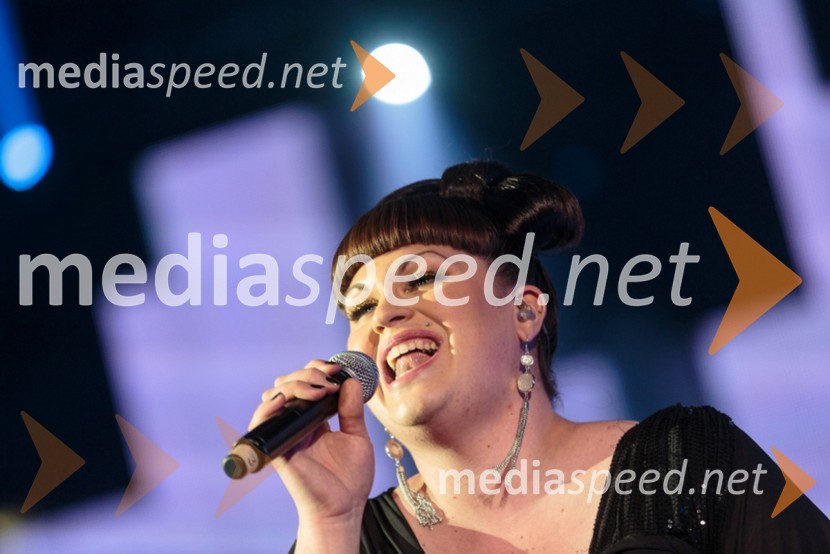 Aleksandra Lamut, članica skupine Perpetuum JazzilePerpetuum Jazzile, The show