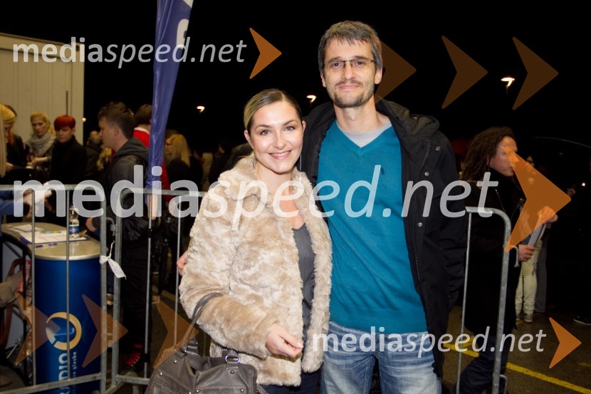 Katarina Peranič; Jean Frbežar, moderatorUdar po moško 2, premiera predstave